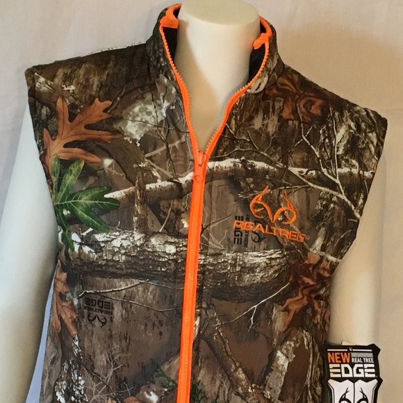 Realtree Camo Reversible Insulated Hunting Vest - Picture 2 of 10